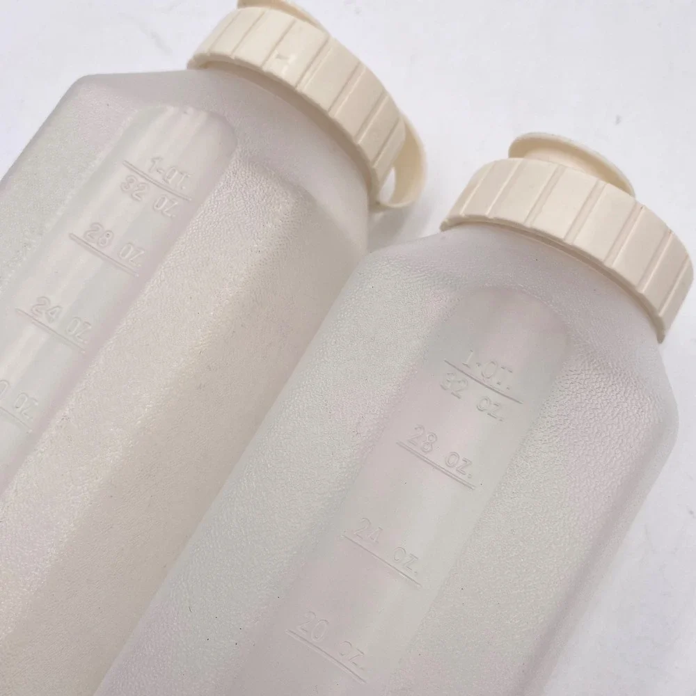 Rubbermaid 2467 1 Quart Juice Mixer Storage Bottle Lot of 2 Clear Plastic VTG